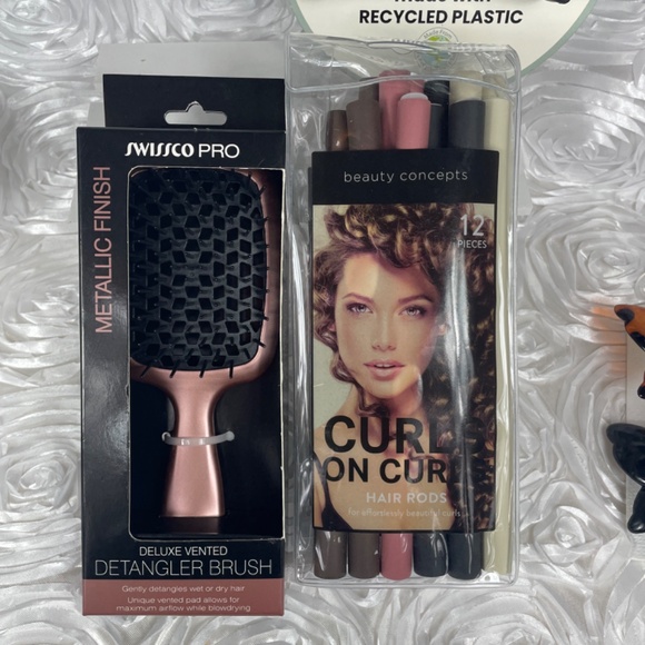 Five-Piece Hair Styling Kit including a Revlon Dual-Zip Toiletry Case - Picture 12 of 15